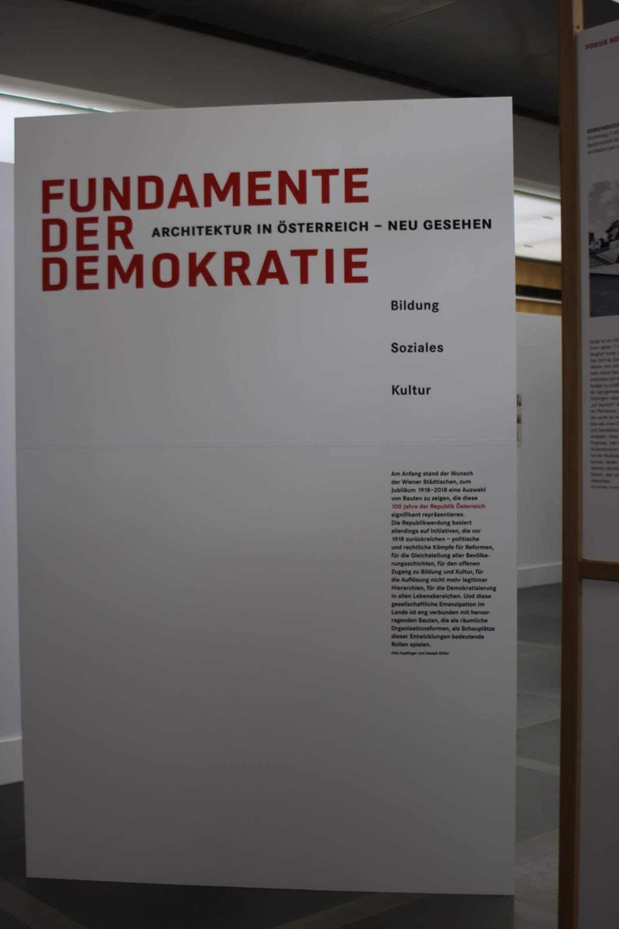 Eine spannende Ausstellung im Wiener Ringturm: Fundamente der Demokratie
