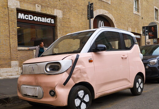 Rattoppato alla bell'e meglio