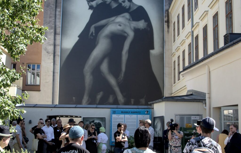 Wien, die Tür zum Osten: Eine kleine Geschichte der zentraleuropäischen Lichtbild-Besessenheit